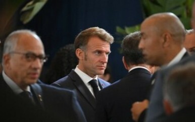 Macron poručio Trumpu da "ne razumije" što radi na Grenlandu