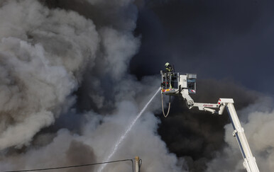 Izbio požar u sesvetskom naselju, ali nema stradalih