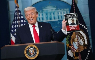 Počela je konferencija Donalda Trumpa uoči puta u Davos