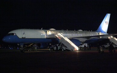 Drama na Atlantiku: Prekinut Trumpov let za Davos