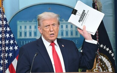 Viralni trenutak s konferencije Donalda Trumpa