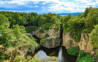 Čudo prirode u Mađarskoj: Nevjerojatno lijepo jezero koje mijenja boje