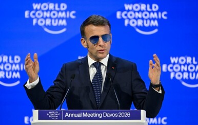 Otkriveno zašto je Emmanuel Macron nosio sunčane naočale na Svjetskom gospodarskom forumu u Davosu