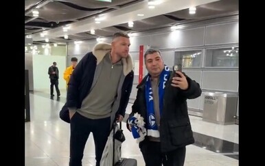 Kamere uhvatile Džeku u zračnoj luci: Uskoro potpisuje za posrnulog velikana