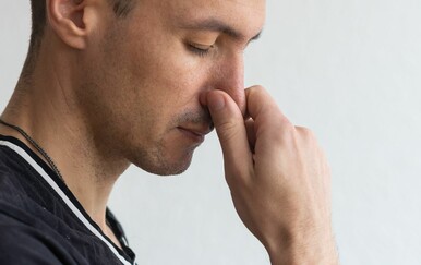 Tinejdžer s dijagnozom neizlječivog "sindroma ribljeg mirisa" otkrio srceparajuću istinu iza stanja