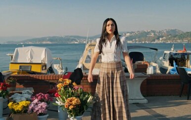 Tajne prošlosti: Opet se uvaljuje u probleme