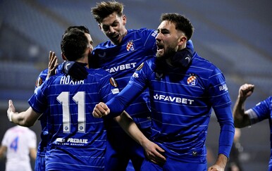 UŽIVO DINAMO - FCSB: Početak iz snova na Maksimiru, Modri odjurili u veliku prednost