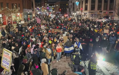 Tisuće ljudi suprotstavilo se jakoj hladnoći zahtijevajući da ICE napusti Minneapolis