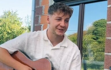 Tko je Ante Balen koji svojim šarmam osvaja publiku na društvenim mrežama?