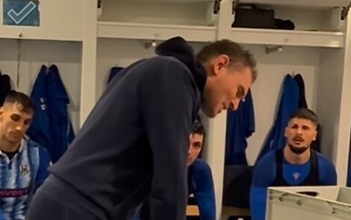 Lokosi objavili snimku iz svlačionice, Jelavić igračima: "Uh, majku vam vašu..."