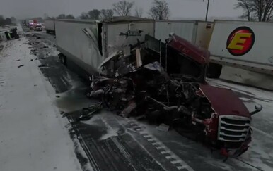VIDEO Snježna oluja okovala dijelove SAD-a: Nastao lančani sudar kamiona