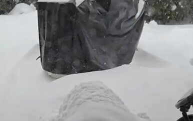 Prvo napadao snijeg, a onda ih u dvorištu dočekalo još veće iznenađenje