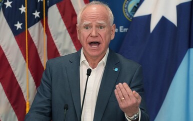 Guverner Minnesote apelirao na Trumpa da povuče agente ICE-a