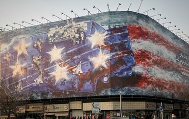 Iranske vlasti otkrile su novi bilbord u Teheranu koji upozorava SAD da ne poduzima vojnu akciju