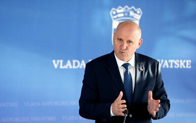 Bačić u obilasku centra Zagreba: Lakše je graditi novo nego obnavljati staro