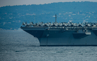 Američka flota s nosačem zrakoplova stigla na Bliski istok - izvori