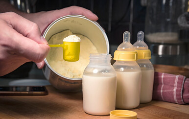 Poznate kompanije povlače dječju hranu diljem Europe: Istražuje se smrt dviju beba