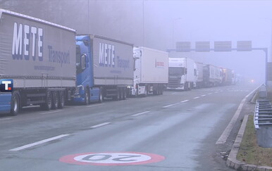 Vozači blokirali izlaze iz EU, šire se kolone: "Ovo je naš posao, nismo mi migranti da nas deportiraju"