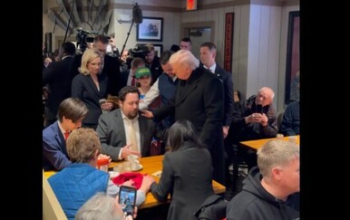 Donald Trumpa opkolili u restoranu u Iowi