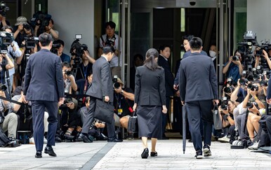 Chanel torbice, BMW i Crkva: Pad bivše prve dame koja voli luksuz