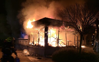 Vatrena buktinja progutala poznatu pizzeriju: Građane u rano jutro uznemirio plamen