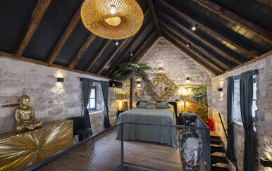 FOTO Prodaje se stoljećima stara kuća nadomak plaže: Kompletno je renovirana, pogledajte detalje