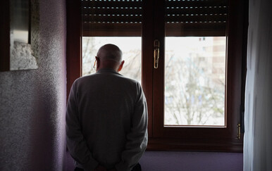 Policija u Karlovcu uhitila dvoje osumnjičenih za više kaznenih djela.