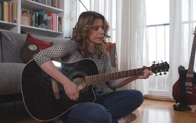 U gostima kod bivše saborske zastupnice Katarine Peović - zasvirala i zapjevala pred kamerama IN magazina