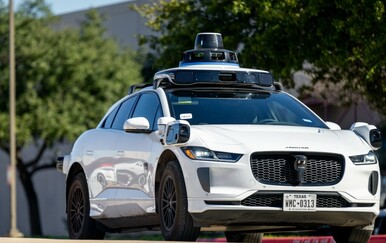 Robotaksi u blizini škole udario dijete