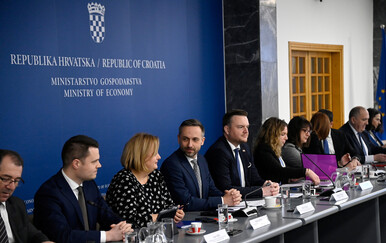 VLADA Donesena odluka o visini osnovice za obračun plaće zaposlenika javnih službi