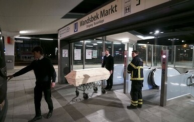 Muškarac uhvatio ženu na stanici i bacio ih oboje pod vlak