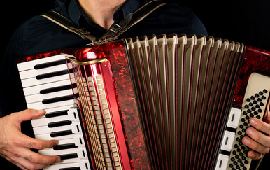 Mladić iz Otočca prodavao harmoniku putem oglasnika pa ostao bez više od 9 tisuća eura