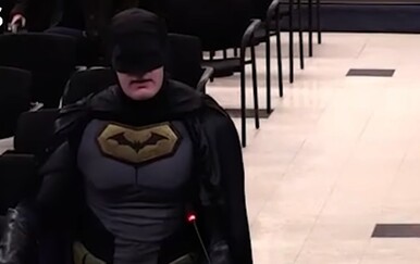 VIDEO Batman napao gradske vlasti: "Što dovraga radimo ovdje?"