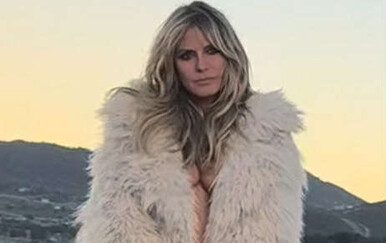 Od ovog prizora boli glava! Heidi Klum objavila vruću snimku u tangama bez gornjeg dijela