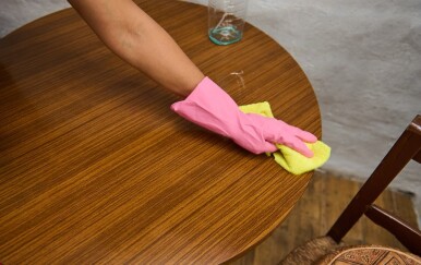 Prirodno sredstvo za čišćenje drvenog namještaja koje produžuje vijek trajanja drva