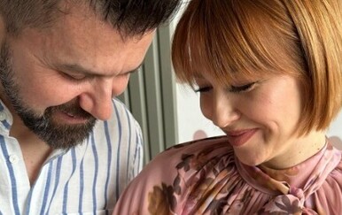 Amel Ćurić prvi put pokazao kćer, objavio video s porođaja