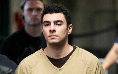 Luigi Mangione optužen za ubojstvo direktora UnitedHealthcarea neće se suočiti sa smrtnom kaznom