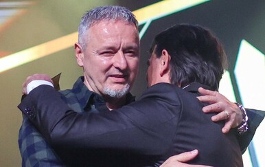 Zlatko Dalić uručio nagradu Cesarica Marku Perkoviću Thompsonu