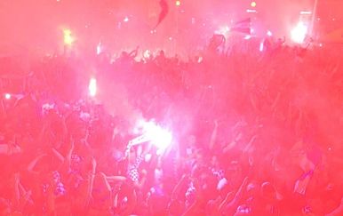 Erupcija slavlja nakon Rakitićeva jedanaesterca za prolaz u polufinale SP-a u Rusiji (Foto: Dnevnik.hr)