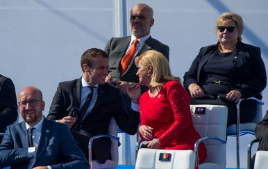 Emmanuel Macron i Kolinda Grabar-Kitarović (Foto: AFP)