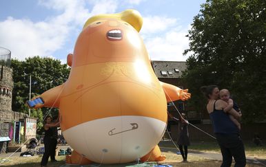 Balon bebe Trumpa (Foto: AFP)