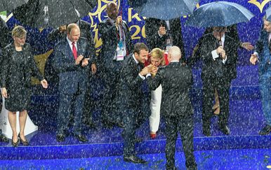 Vladimir Putin, Emmanuel Macron i Kolinda Grabar-Kitarović (Foto: AFP)