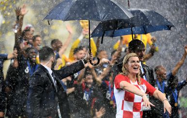 Emmanuel Macron i Kolinda Grabar- Kitarović (Foto: AFP)
