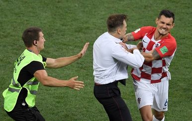 Incident na finalu Hrvatska-Francuska u finalu SP-a u Rusiji (Foto: AFP) - 1