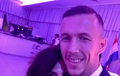 Ivan Perišić sa suprugom (FOTO: Instagram)