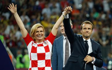 Predsjednica Kolinda Grabar-Kitarović slavi drugo mjesto Vatrenih na svjetskom prvenstvu (Foto: AFP) - 4