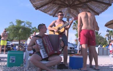 Turisti na Viru (Foto: Dnevnik.hr)
