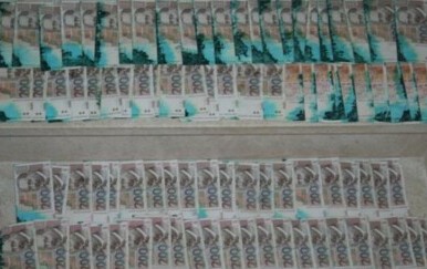 Obojene novčanice koje su koristili