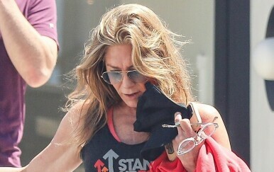 Jennifer Aniston - 2
