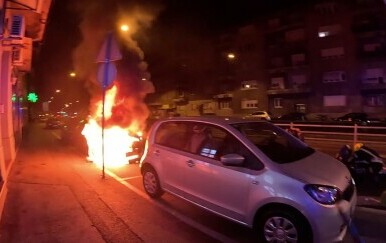 Požar automobila u Zvonimirovoj ulici